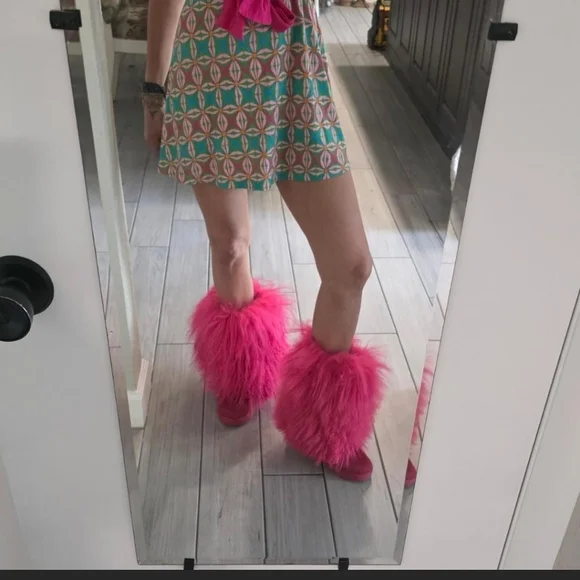 Bearpaw Hot Pink Faux Fur Winter Boots | Y2K Maximalist Snow Boots - Picture 6 of 6